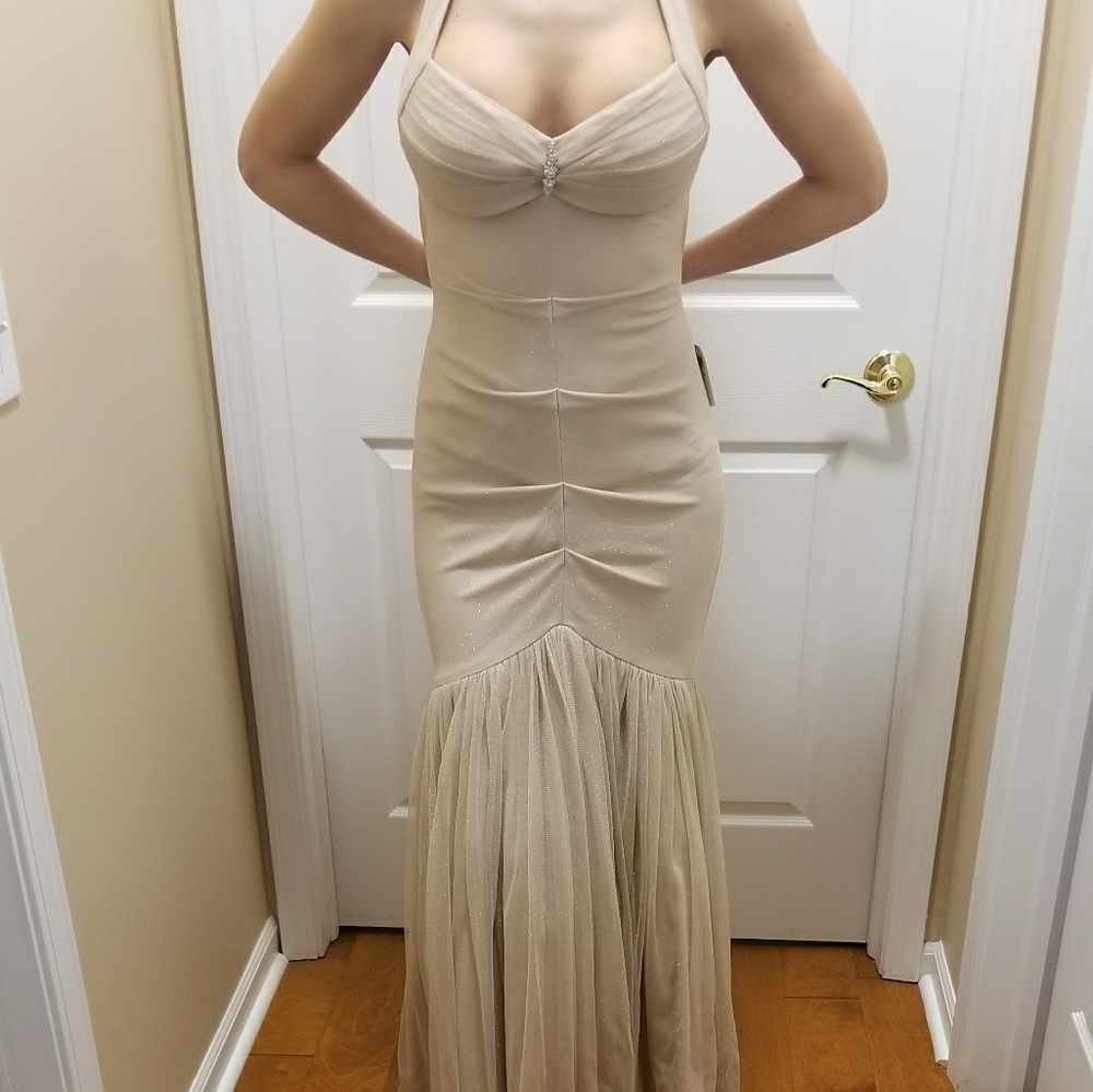 Dress - Picture 4 of 5